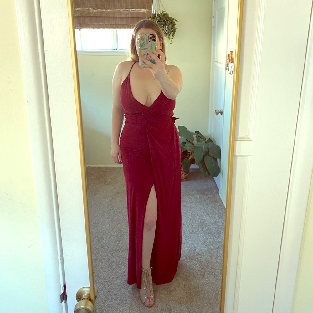 WINDSOR Long Burgundy Dress Gown Spaghetti Strap